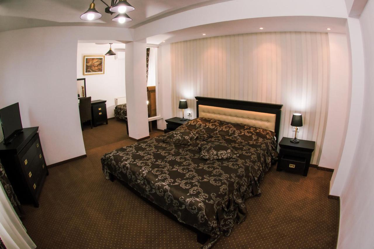 Hotel Cora Bistrita Dış mekan fotoğraf